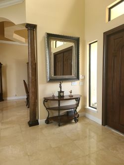 Console Table And Big Mirror 