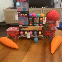 NeeDoh & Strawberry Squishy 