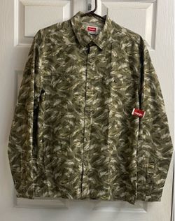 Brand new Wrangler Men’s Utility camo streetwear long sleeve shirt size M