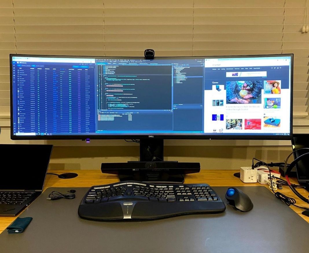 Dell UltraSharp 49 Curved USB-C Hub Monitor - U4924DW