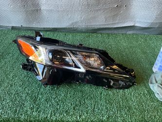 2019  2022. Toyota Camry    Right side headlight  capa