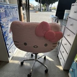 Hello Kitty Teddy Fur Swivel Chair 