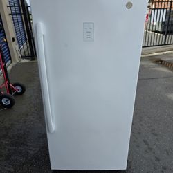 30 Days Warranty (Ge Freezer Size 28w 30d 62h) I Can Help You With Free Delivery Within 10 Miles Distance 