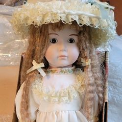 1988 Enesco Figurine Doll