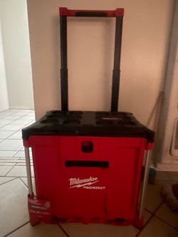 Milwaukee PACKOUT Rolling Tool Box