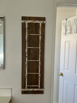 Wall Towel Holder Wood and Metal . Holds 6 large towels . Comes with screws 