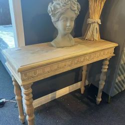 Natural color side table，$120