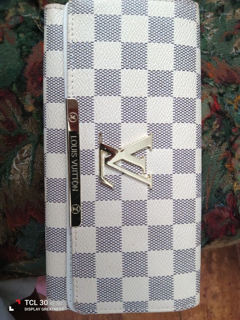 Authentic Louis Vuitton Ladies Wallet