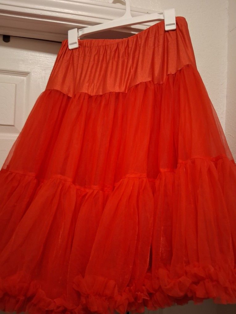 Petticoat New. Size L-2X
