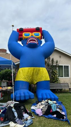 King Kong 25’ Height 