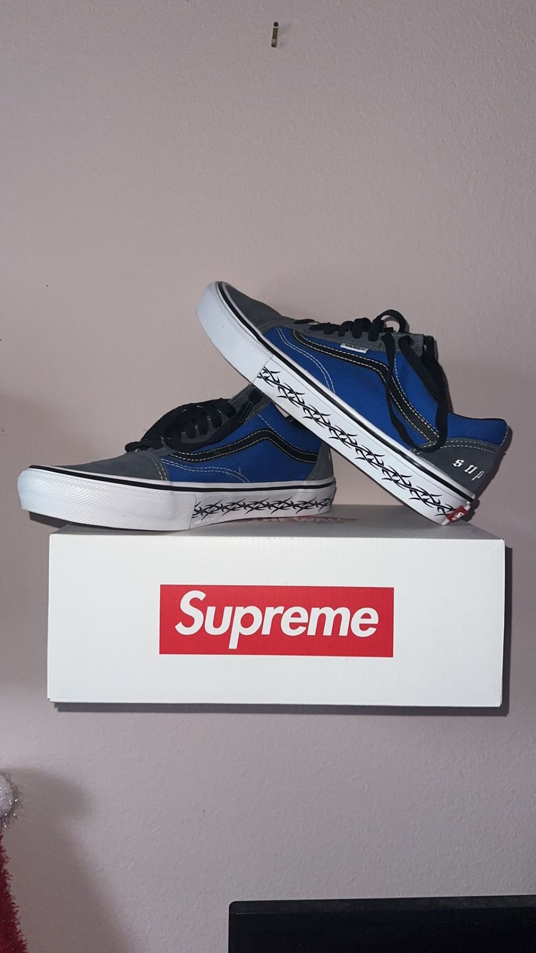 Supreme Old Skill Vans