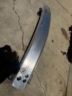 Tesla Model y rear crash beam