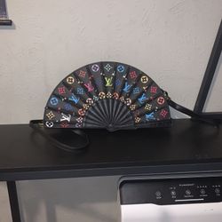 Louis Vuitton Fan Clutch