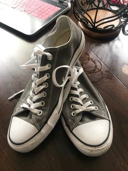 Like NEW Converse