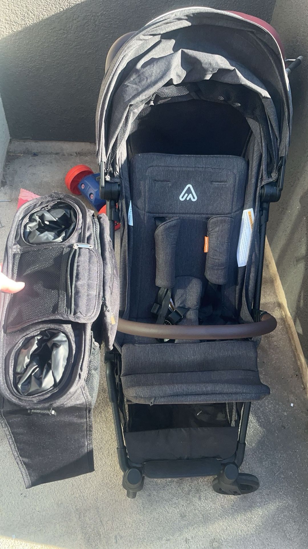 Momobebe Lightweight Stroller