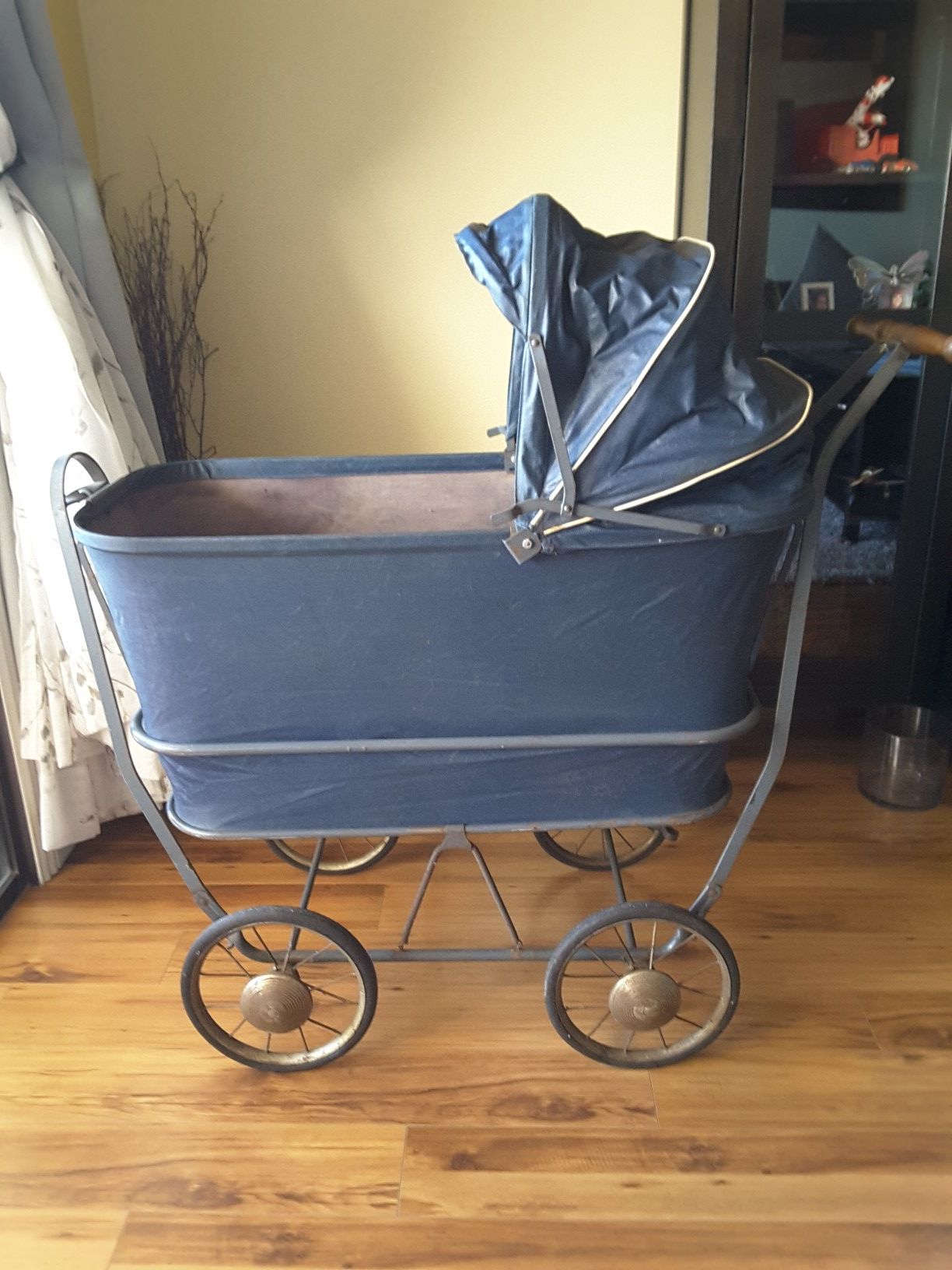 Antique baby stroller late 1930s -1940s