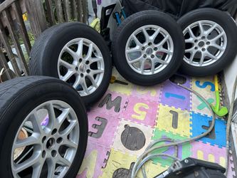 17” rims wheels n tires Chrysler Pacifica voyager 5x127 /5x5 excellent condition