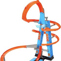 Hot Wheels Sky Crash Tower Track Set, 2.5+ ft High with Motorized Booster, Orange Track & 1 Vehicle, Race Multiple Cars, Gift for Kids 5 to 10 Years O