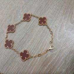18k Gold Van Cleef Clover Bracelet