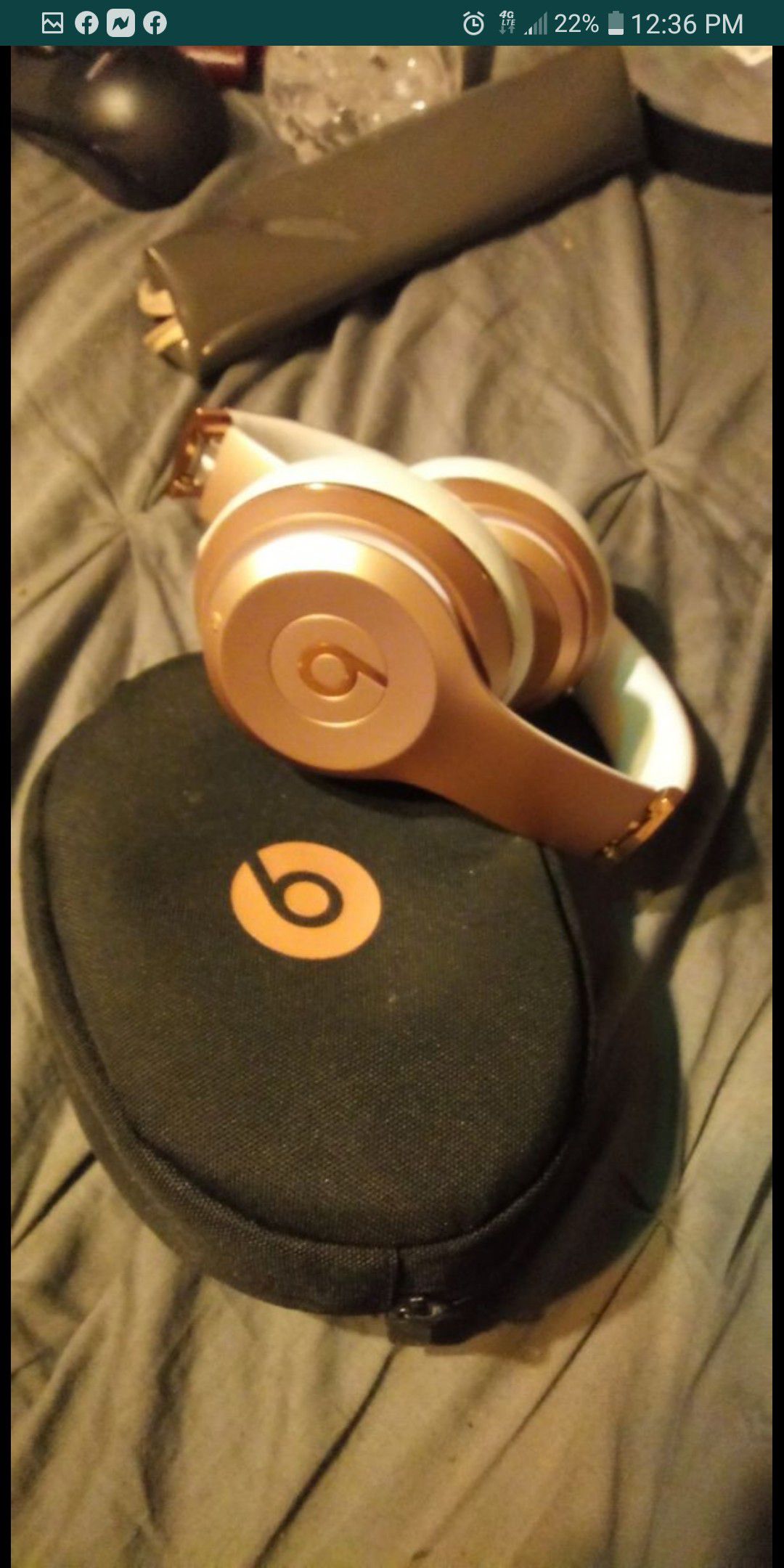 Beats solo 3. Rose gold
