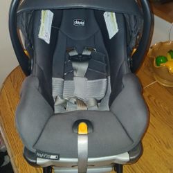 Chicco Carseat 