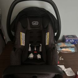 Evenflo Car seat And Base Infant Seat