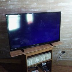 43 Inch LED Magnavox TV With Remote