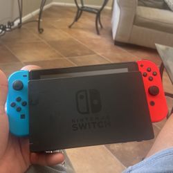 Nintendo Switch 
