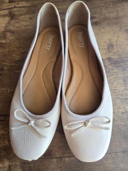 Born Leather Ballet style Flats