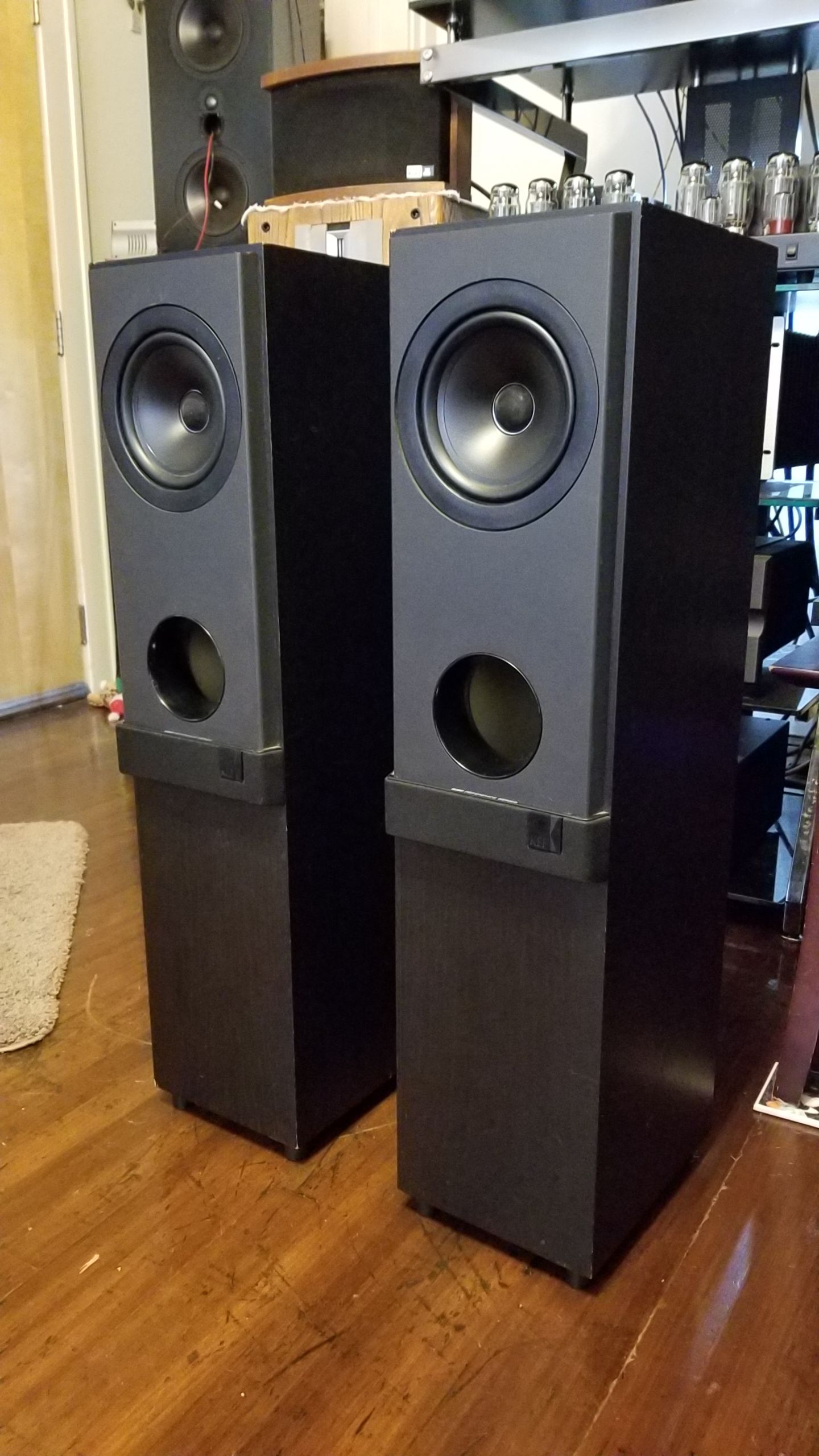 KEF REFERENCE 103/4 speakers
