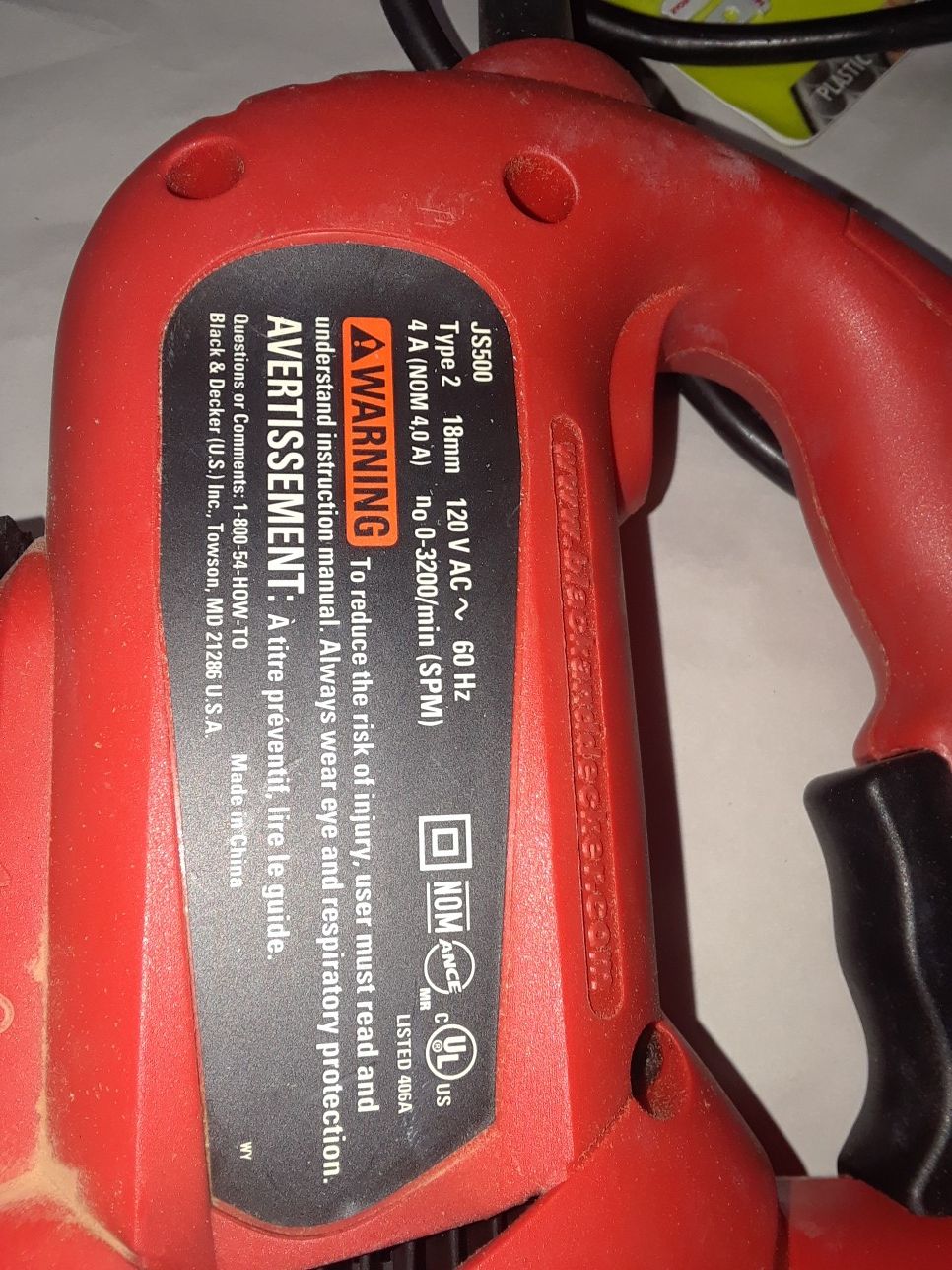 Used once Black & Decker JS500 Corded 3200 SPM, Jig Saw w/ blades for