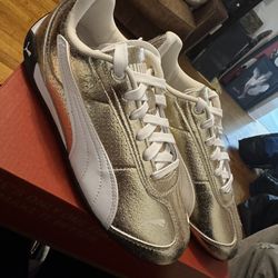 Brand New In Box Puma Women’s Size 7.5 Gold Metallic/white Tennis Shoes