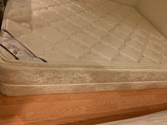 Double Mattress( Queen )and drawers