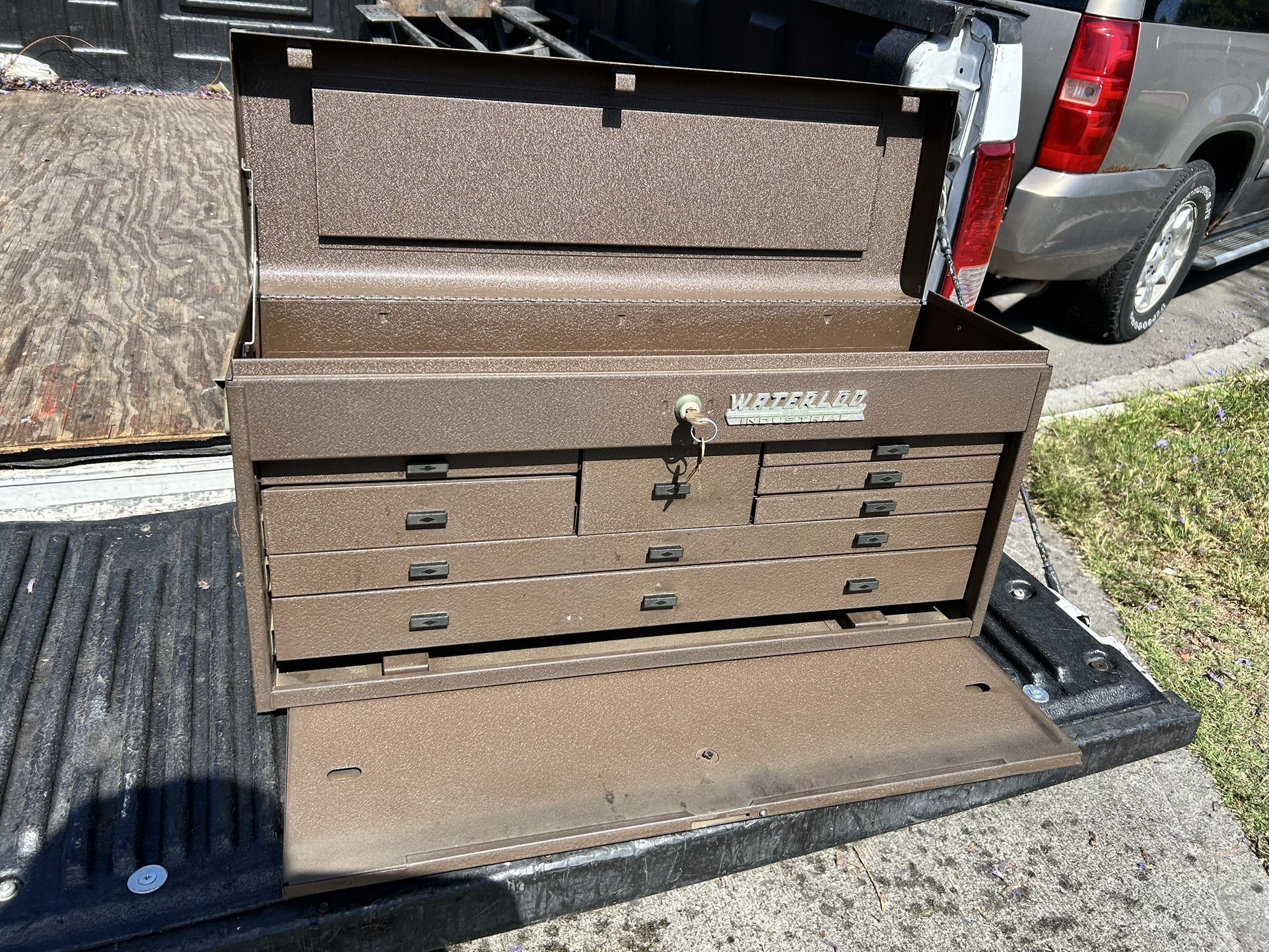 Tool Box Dim Dim 27”x8”x13”
