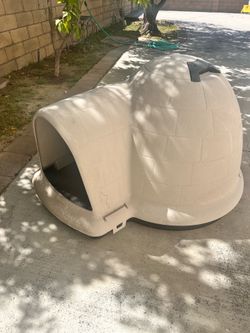 Petmate Indigo Large All-Weather Portable Large Plastic Outdoor Igloo Dog House, 43.75"L