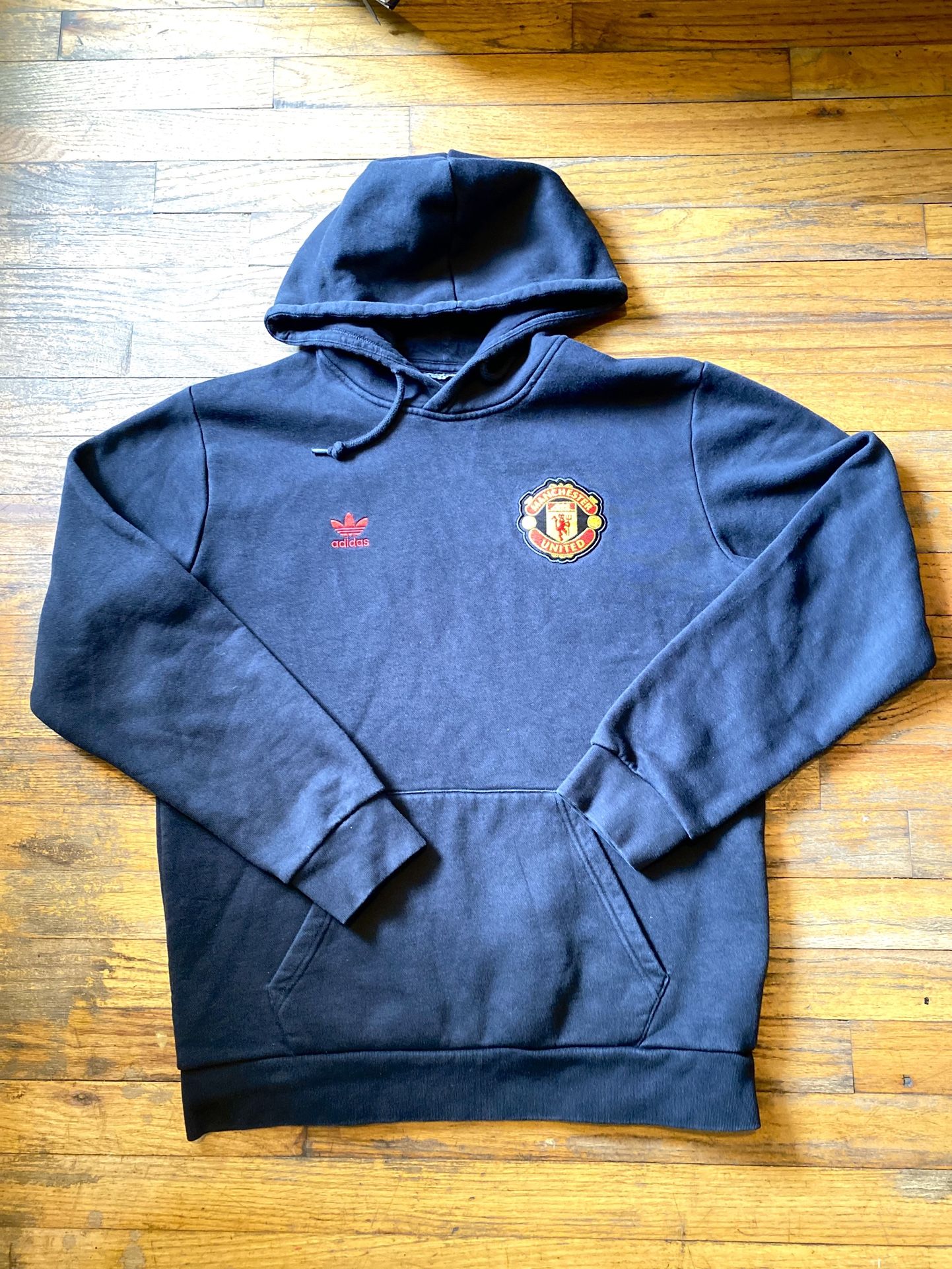 Adidas hoodie Manchester United sz S red label size M
