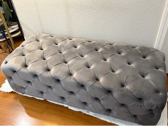 Stunning Diamond-Tufted Velvet Ottoman Bench – 4ft Glam Statement Piece