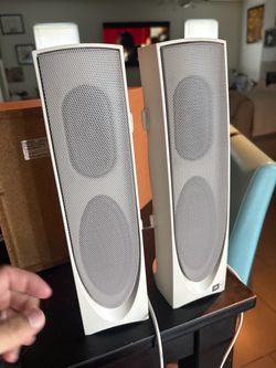 JBL Tower computer Speakers Pair White . $25