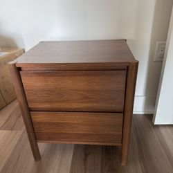 2 Nightstands