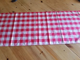 Gingham red checkered tablecloth runner