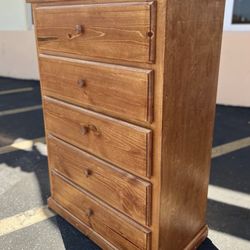 Five drawers dresser