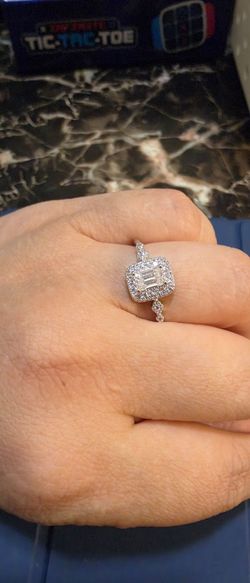 Moissanite Diamond Halo Engagement Ring