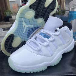 Jordan 11 Retro Legend Blue Low