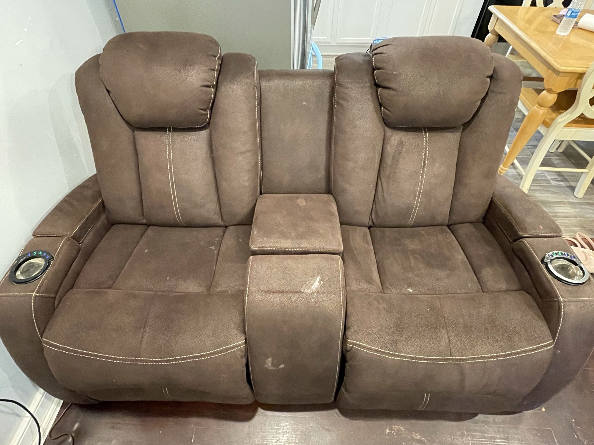 Recliner sofas