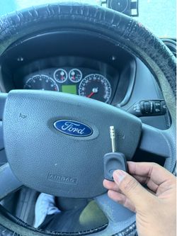 Car Keys N Remotes/ Llaves Con Control
