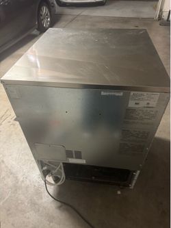 Kintera Ice maker