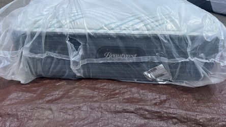 King Serta CastleView Perfect Mattress (Firm)