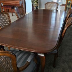Dining room table set 
