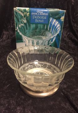 Crystal pedestal bowl