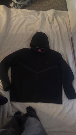 Black Men’s Nike tech  2xl